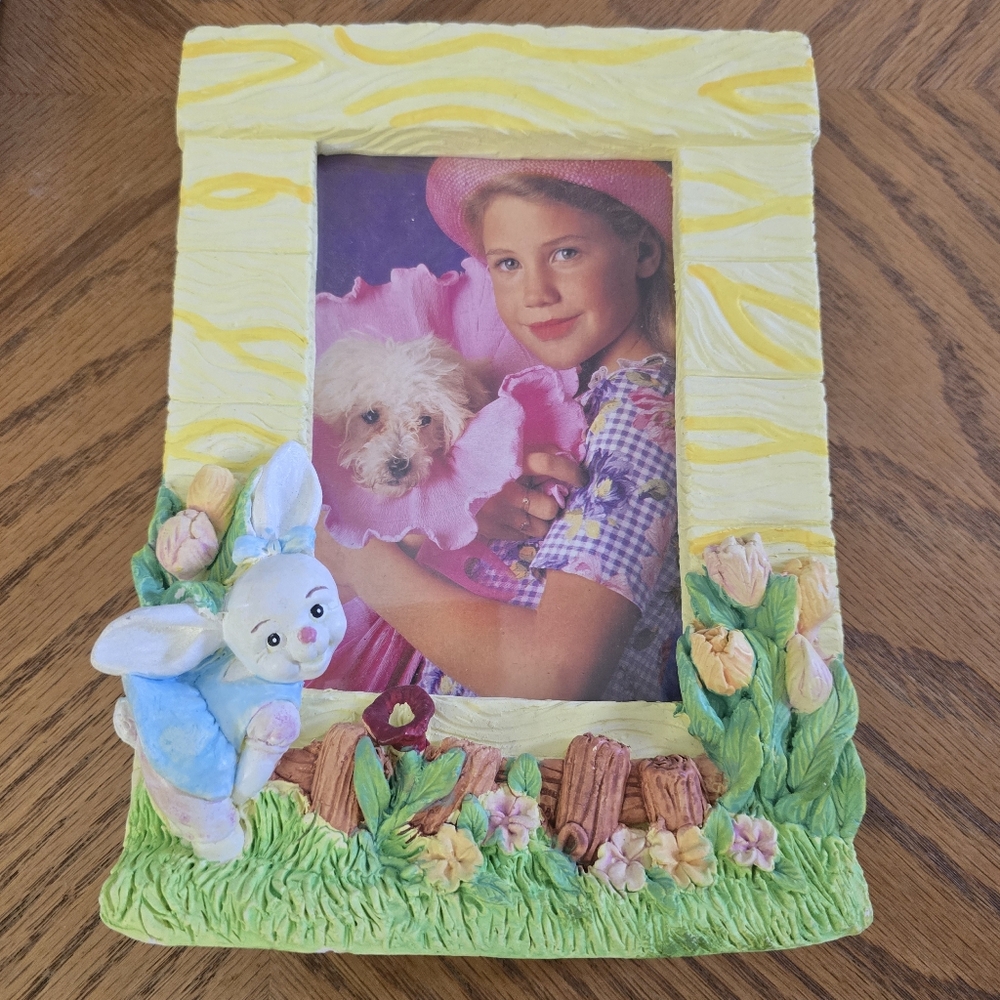 Vintage 3D Easter Bunny 4×6 Frame
